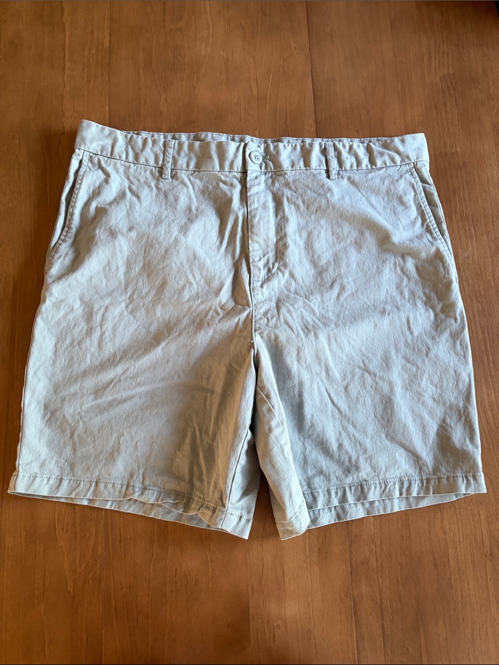 Old Navy Men's Seafoam  8” Chino Shorts